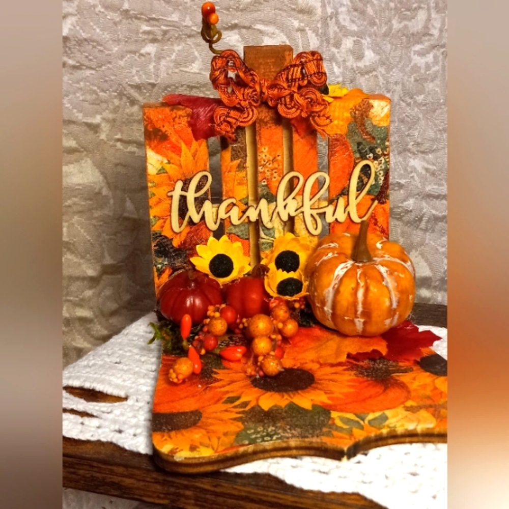 Fall Shelf Sitter